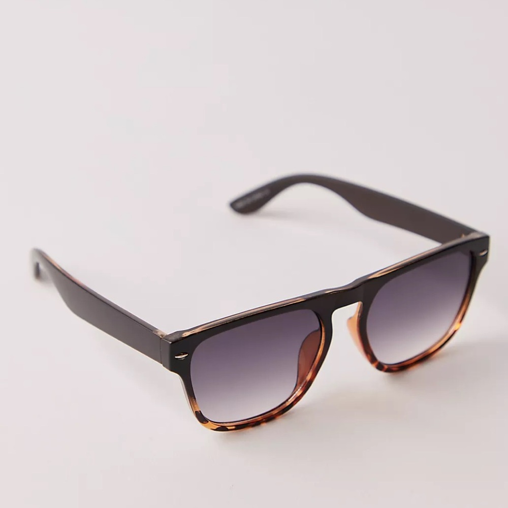 Percy Classic 
Rectangle Sunglasses
Free People
NWOT
COLOR- Combo Brown & Black